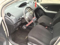 Chính chủ bán Toyota Yaris 1.3 đời 2011, màu bạc, nhập khẩu