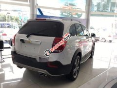 Bán ô tô Chevrolet Captiva đời 2017, màu trắng