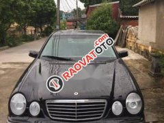 Cần bán xe Mercedes E240 đời 2001, giá tốt