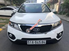 Cần bán gấp Kia Sorento đời 2013, màu trắng, giá 650tr
