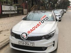Bán Kia Optima 2.0 AT đời 2017, màu trắng chính chủ 