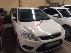 Bán Ford Focus 1.8L đời 2011, màu trắng