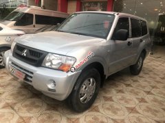 Cần bán Mitsubishi Pajero 3.0 năm 2005, màu bạc, xe nhập