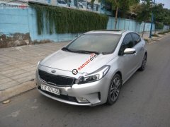 Bán Kia Cerato Signature 1.6 AT 2017, màu bạc xe gia đình