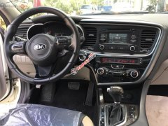 Cần bán lại xe Kia Optima 2.0 sản xuất 2015, màu trắng, xe nhập như mới 