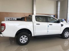 Cần bán Ford Ranger XLS 2.2L AT 2019, màu trắng, nhập khẩu, nguyên chiếc cùng các khuyến mãi khủng Cần bán Ford Ranger XLS 2.2L AT 2019, màu trắng, nhập khẩu, nguyên chiếc cùng các khuyến mãi khủng