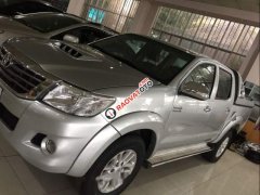 Bán Toyota Hilux MT 2012, màu bạc, xe đẹp xuất sắc