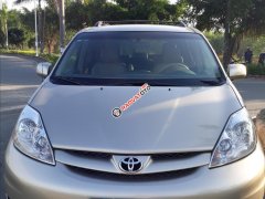 Cần bán lại xe Toyota Sienna LE năm sản xuất 2007, màu vàng, xe nhập còn mới