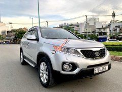 Sorento Limited 2013 số sàn hai cầu màu bạc 8 chỗ, hàng full đủ đồ chơi, gầm cao