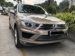 Bán xe Volkswagen Touareg xe mới 98% - Xe đăng ký 2018 - Bảo hành 1,5 năm
