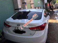 Cần bán xe Hyundai Elantra đời 2013, màu trắng