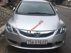 Cần bán gấp Honda Civic 1.8MT đời 2011, màu bạc số sàn