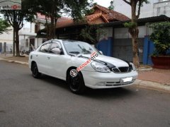 Cần bán gấp Daewoo Nubira II đời 2002, màu trắng 