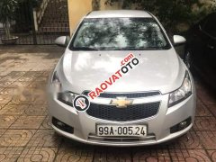 Cần bán gấp Chevrolet Cruze đời 2011, màu bạc