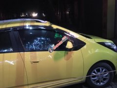 Cần bán Chevrolet Spark LT 1.0 MT năm 2014, màu vàng