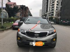 Cần bán gấp Kia Sorento 2.4 AT 2013, màu xám, giá 636tr