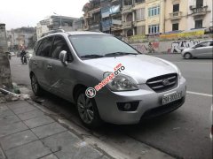 Cần bán lại xe Kia Carens MT năm 2011, màu bạc xe gia đình