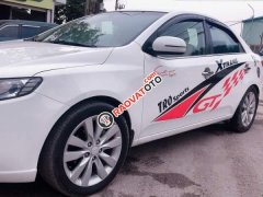 Bán xe Kia Forte đời 2011 số sàn, hồ sơ cầm tay vào tên trong ngày