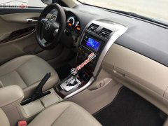 Cần bán lại xe Toyota Corolla altis 2.0V năm 201, xe chạy cực kì cẩn thận