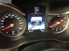 Cần bán gấp Mercedes GLC 250 sản xuất 2017, màu trắng Cần bán gấp Mercedes GLC 250 sản xuất 2017, màu trắng