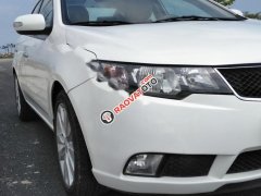 Bán xe Kia Cerato 1.6 MT năm sản xuất 2010, màu trắng, xe nhập, giá chỉ 329 triệu