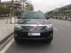 Chính chủ tôi cần bán gấp chiếc Toyota Fortuner 2.7V4x4 AT, màu đen, số tự động, hai cầu, tôi đi từ mới