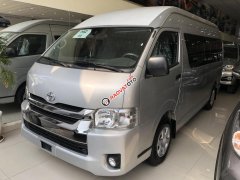 Bán ô tô Toyota Hiace mới 100%, màu bạc, nhập khẩu Bán ô tô Toyota Hiace mới 100%, màu bạc, nhập khẩu