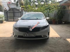 Bán xe Kia Cerato Signature 1.6 AT 2017, màu trắng, 550 triệu