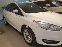 Bán Ford Focus Trend đời 2018, màu trắng, giá tốt