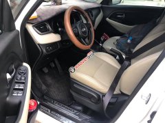 Bán xe Kia Rondo 2017 số sàn rất mới, màu trắng