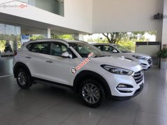 Bán ô tô Hyundai Tucson 2.0 AT đời 2019, màu trắng, mới 100% Bán ô tô Hyundai Tucson 2.0 AT đời 2019, màu trắng, mới 100%