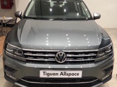 Bán xe 7 chỗ Volkswagen TIguan màu xám giao ngay Bán xe 7 chỗ Volkswagen TIguan màu xám giao ngay