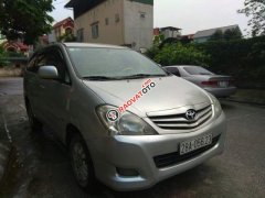 Cần bán Toyota Innova năm 2010, màu bạc Cần bán Toyota Innova năm 2010, màu bạc