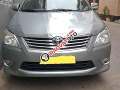 Bán xe Toyota Innova V đời 2012, màu bạc, giá chỉ 555 triệu