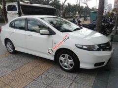 Cần bán xe Honda City 1.5MT sản xuất 2014, màu trắng, nhập khẩu nguyên chiếc, 360tr