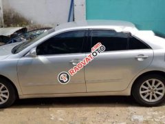 Cần bán gấp Toyota Camry AT sản xuất năm 2009, màu bạc, giá 620tr