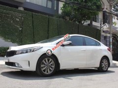 Bán Kia Cerato MT đời 2016, màu trắng, nhập khẩu xe gia đình