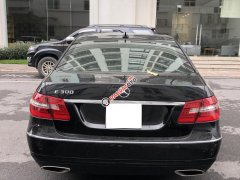 Bán ô tô Mercedes E300 năm 2012, màu đen, xe nhập