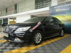 Bán Toyota Camry E 2.0AT đời 2012, màu đen