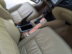 Cần bán Honda Civic 1.8 AT đời 2013, màu trắng