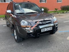 Bán Hyundai Tucson 2.0AT 4WD sx 2009, số tự động, xe gia đình sử dụng đúng 127.000km