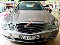 Cần bán Mercedes E200 sản xuất năm 2008, xe gia đình