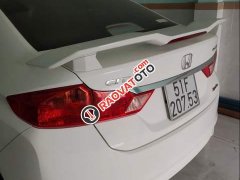 Bán Honda City 1.5MT 2015 màu trắng, số sàn, đi 14000km, xe gia đình ít sử dụng