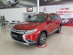 Bán xe Mitsubishi Outlander 2.0 CVT 2019, màu đỏ, xe nhập, giá chỉ 807 triệu, liên hệ Loan Anh: 0898.500.040