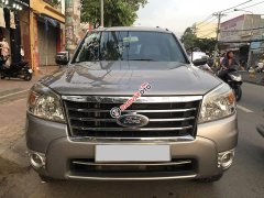 Cần bán xe Ford Everest 2011 số sàn máy dầu, màu hồng phấn