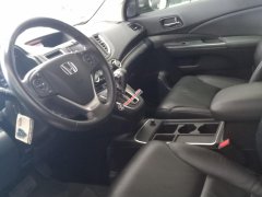 Bán xe Honda CR V 2.4AT sản xuất cuối 2015, bản full opition, màu đen, xe còn rất mới, rất đẹp