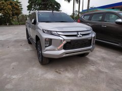 Xe Mitsubishi Triton sản xuất năm 2019, tặng dán kính trải sàn Xe Mitsubishi Triton sản xuất năm 2019, tặng dán kính trải sàn