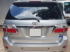 Bán Toyota Fortuner 2011 màu bạc, biển số thành phố, xe ít đi