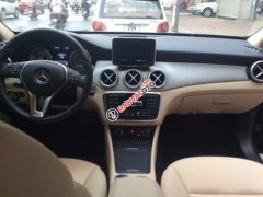 Bán xe Mercedes GLA200 SX 2015, màu nâu, nhập khẩu, chính chủ nữ đi