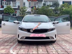 Bán xe Kia Cerato Signature 1.6 AT năm 2017, màu trắng, 585 triệu